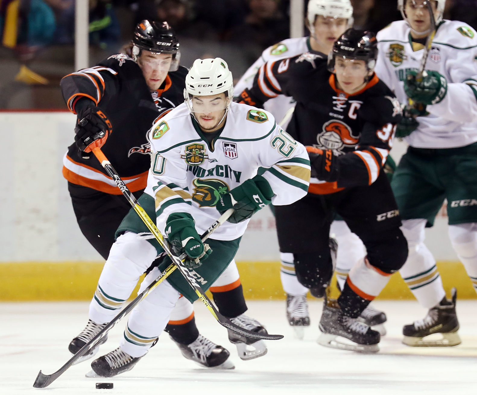 Omaha Lancers at Sioux City Musketeers Hockey